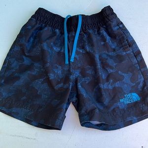 The North face boys shorts xsmall 6